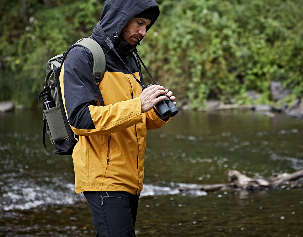 Comment fonctionne une veste de pluie respirante?
